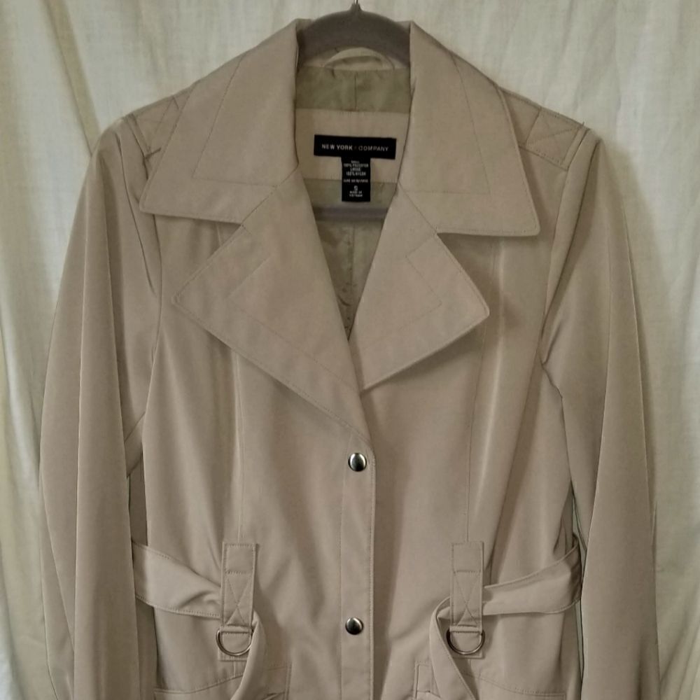 New York & Company Beige Belted Trench Raincoat Small EUC